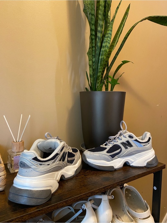 New Balance Shoes - New Balance White, Navy & Gray Retro Chunky Sneakers